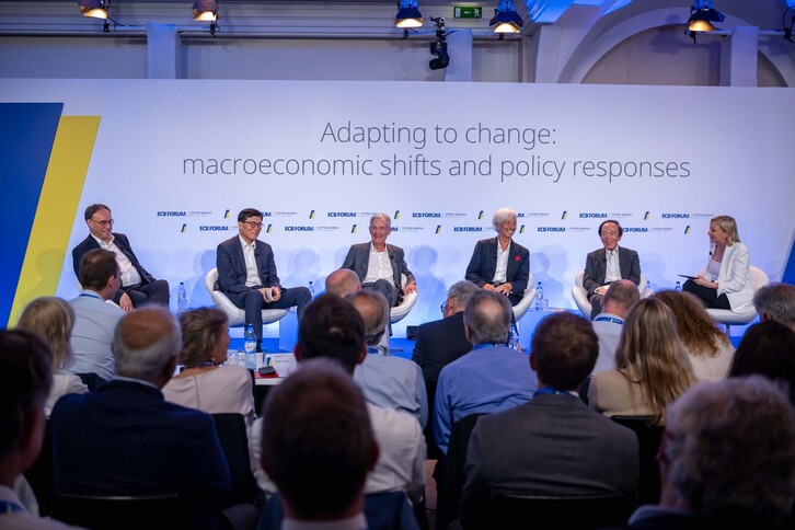 Panel del BCE con Andrew Bailey, BoE; Chang Yong Rhee, Banco de Corea; Jerome Powell, Fed; Christine Lagarde, BCE y Kazuo Ueda, Boj.