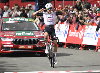 Exhibirse sin escuchar, el modo de Juan Ayuso para festejar su éxito en Cerler.