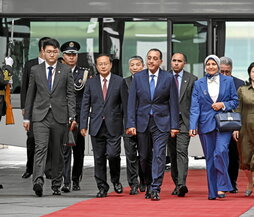 El primer ministro egipcio, Mutaphah Madbouly, a su llegada a Pekín.