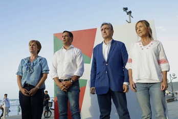 Esteban ha estado acompañado del lehendakari, Imanol Pradales y de la presidenta del GBB, María Eugenia Arrizabalaga.