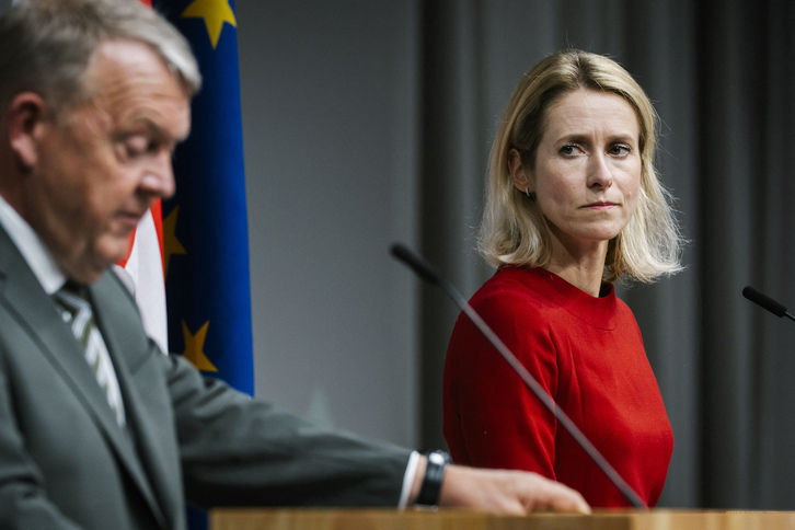 La jefa de la diplomacia europea, Kaja Kallas, junto al ministro de Exteriores danés, Lars Lokke Rasmussen. 