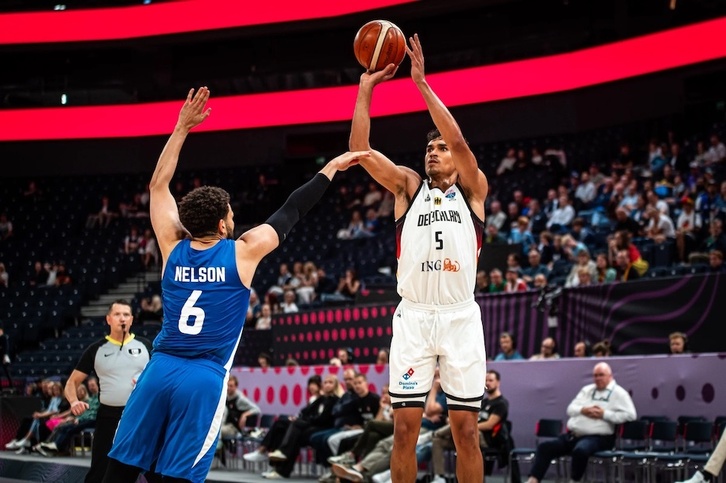 Tristan Da Silva ha hecho sangre de la horrible defensa de Gran Bretaña.