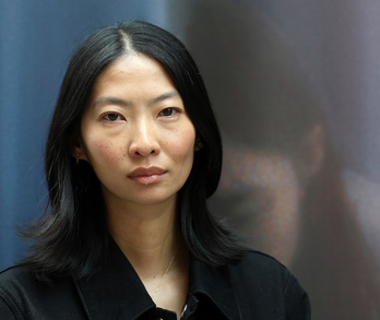 Constance Tsang presenta su filme ‘Blue Sun Palace’.