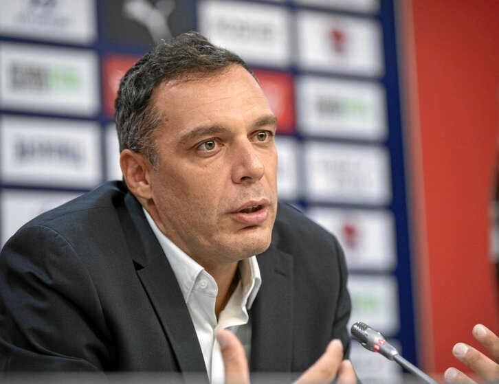 Paolo Galbiati se mostró didáctico y sonriente en su presentación.