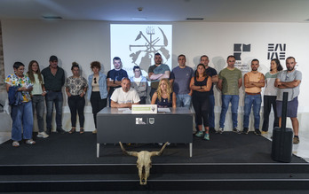 Donostian ohartarazi zuen txahal haragi ekoizleen egoeraz EHNEk, prentsaurreko batean.