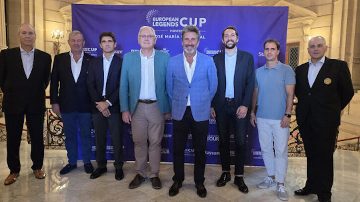 Txema Olazabal, capitaneando la presentación del «European Legends Cup» de Donostia.