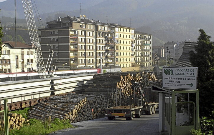 Maderas de Llodio enpresako artxiboko argazkia.