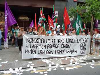 Sindikatuel hitzarmen propioaren aldeko mobilizazio baten irudia.