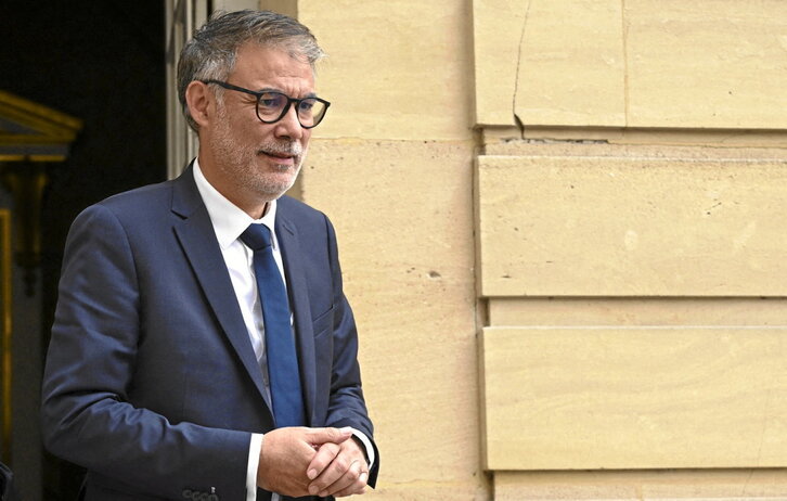 El líder del PS, Olivier Faure, a su salida de Matignon.