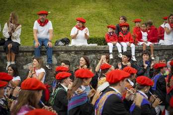 Jaizkibel desfila por Hondarribia hace ahora un año.