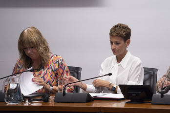 Maria Chivite lehendakaria asteazkenean Nafarroako Parlamentuan, Ana Ollo lehendakariordearekin.