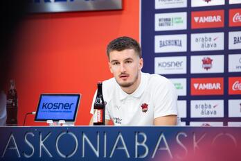 Clement Frisch, en plena rueda de prensa de presentación.