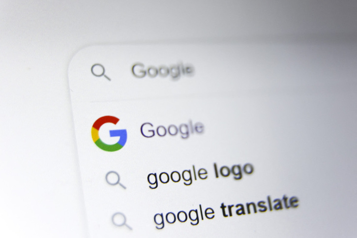 La Comisión Europea ha multado a Google por abuso de posición dominante.