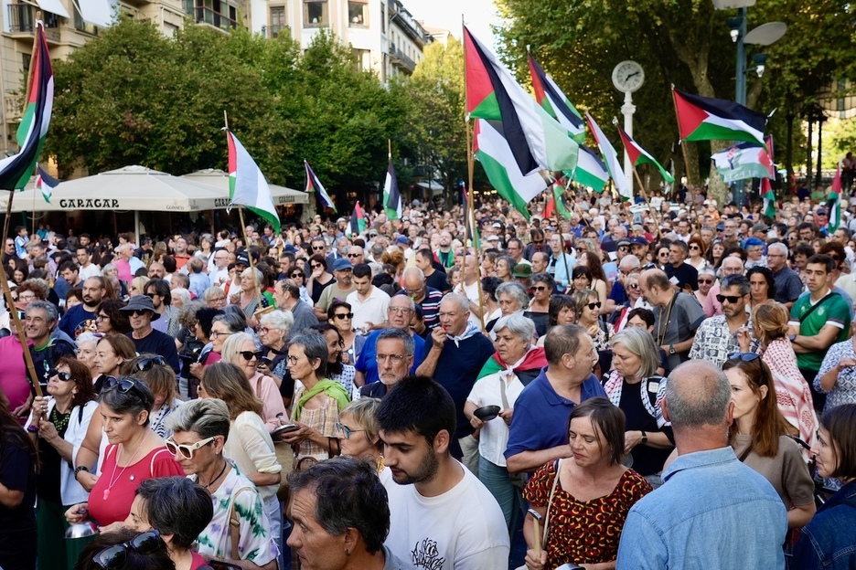 La movilización de Donostia ha sido muy numerosa. La movilización de Donostia ha sido muy numerosa.