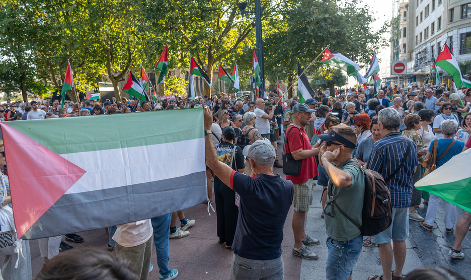 Otra imagen de la movilización de Donostia. Otra imagen de la movilización de Donostia.
