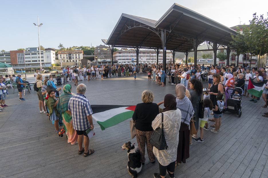 Cacerolada en Orio. Cacerolada en Orio.