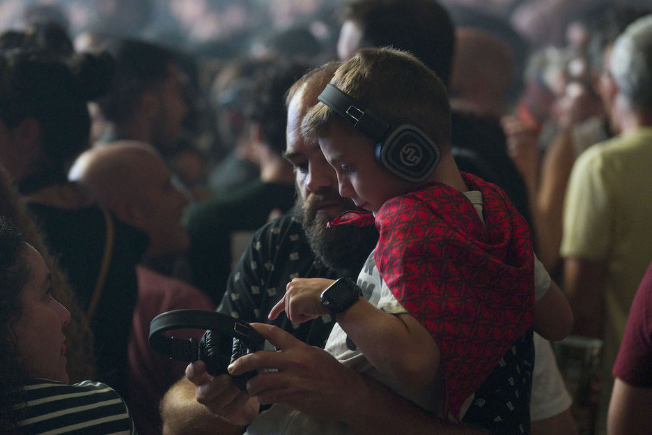 Adin guztietako jendea bildu da Ilunben.