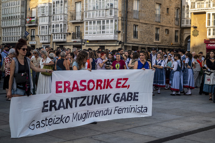 Movilización en Gasteiz contra las agresiones sexuales, durante las pasadas fiestas.