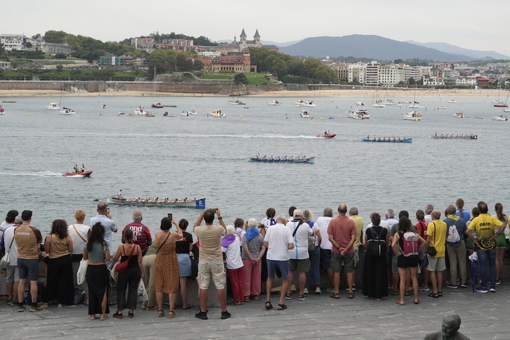Lehen txandako traineruak, Kontxako Banderaren lehen jardunaldian.