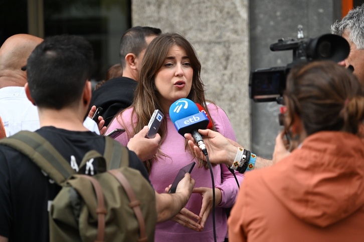 Alba García ha censurado la actitud de responsables de Lakua y alcalde de Bilbo hacia las protestas por el paso de La Vuelta.