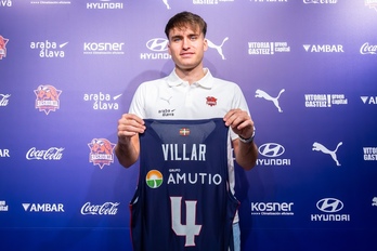 Rafa Villar ha sido presentado este lunes como jugador baskonista.