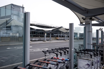Exterior del principal aeropuerto británico, que ha cerrado su terminal 4.