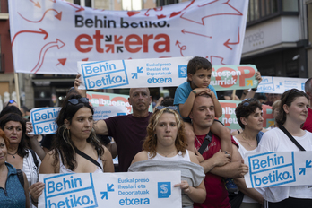 Uda honetan zehar ‘Etxera’ lelopean eginiko mobilizazioetako bat, Iruñean.