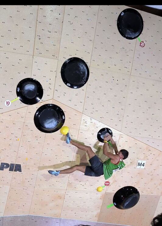 Asier Antunez euskal ordezkari bakarra izan zen nagusien mailako boulderreko finalean.