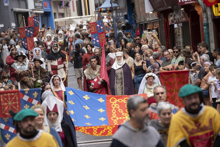 El desfile medieval del domingo tarde, uno de los actos que congregaron a miles de personas.