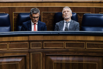 El ministro de Justicia, Félix Bolaños, y el de Interior, Fernando Grande Marlaska, en el pleno del Congreso de este miércoles.