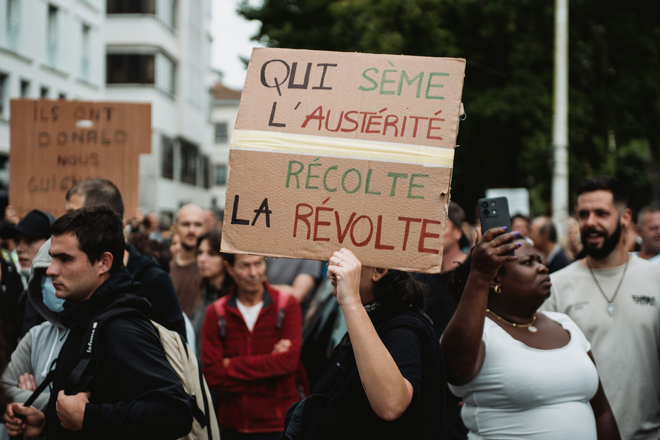 Doikuntza politikak ez dituztela onartuko agerian utzi dute protestan parte hartu duten herritarrek.