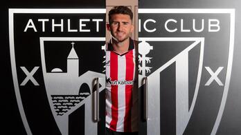 Aymeric Laporte ya viste de rojiblanco.