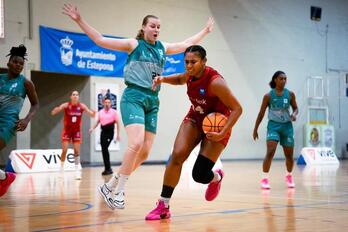 La pívot Cameron Williams se lesionó el pasado fin de semana, jugando un partido de preparación.