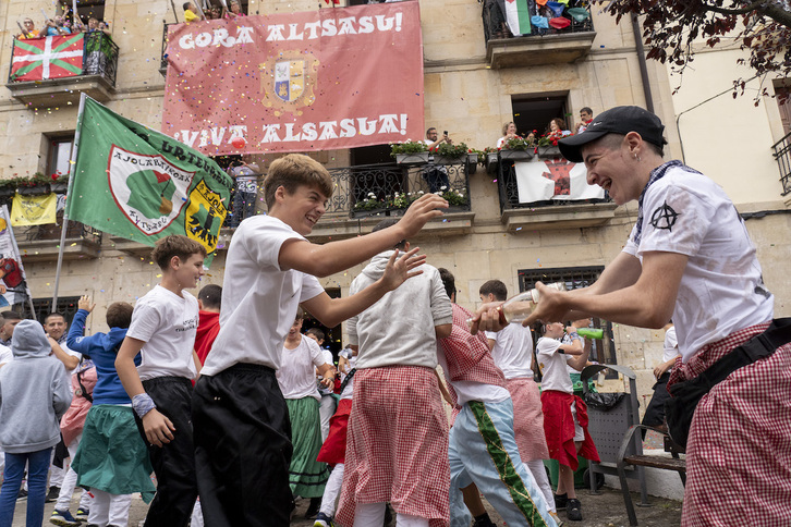 Altsasuko jaiak ostiral eguerdian lehertu dira eta asteartera arte luzatuko dira.