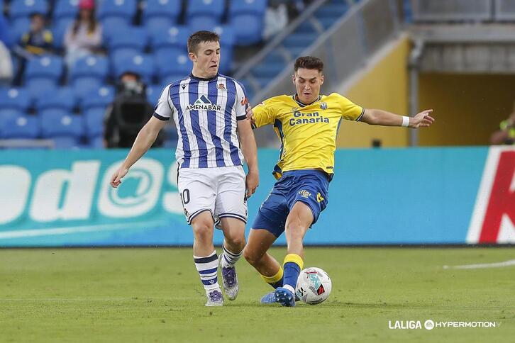 Mariezkurrena ha tenido una gran oportunidad para adelantar al Sanse, pero su vaselina ha pegado en el larguero.
