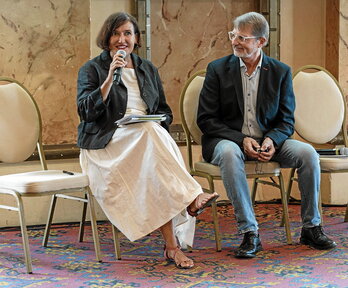 Irene Larraza eta Malandain Ballet Biarritzen zuzendari ondoko Yves Kordian, jardunaldian.