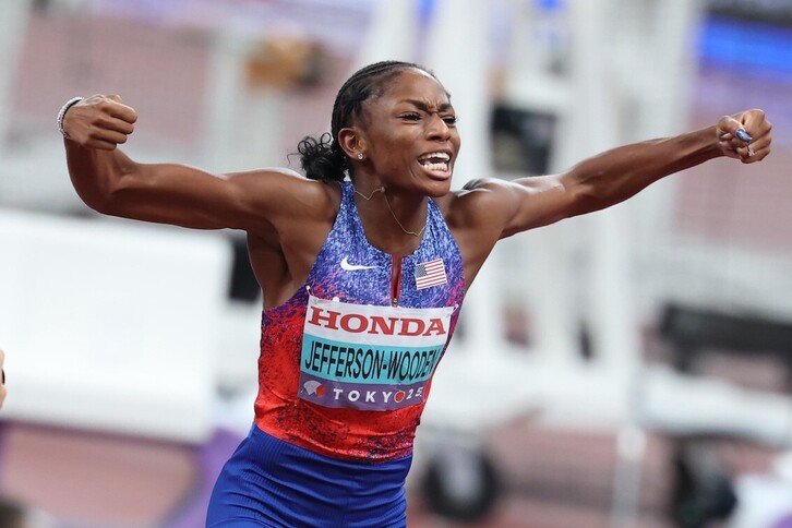 Melissa Jefferson-Wooden, medalla de oro y Récord de los Campeonatos en los 100 metros lisos.