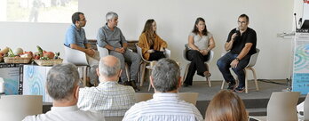 «Baserritar Misto Profesional» programaren inguruan hausnarrean aritu dira Miren Izarra, Aitor Txurruka, Igor Gorroño eta Aitor Gil, baserritar eta enpresariak.