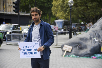 Flamini, en una protesta en Londres por la sostenibilidad de los océanos.