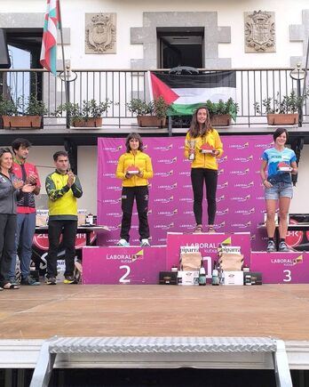 Ultra modalitateko Euskal Herriko Kopako nesken podiuma.