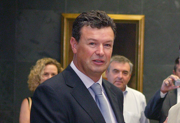 El todavía alcalde de Kaseda, Jesús Esparza, durante su época como parlamentario de UPN.