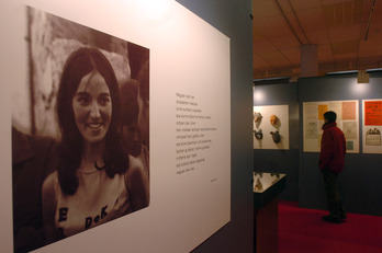 Lourdes Iriondoren omenezko erakusketa, 2006an, Urnietan.