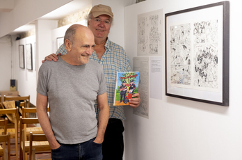 Simonides y Jabier Etxagibel con su nueva novela gráfica y exposición en Zuloa.
