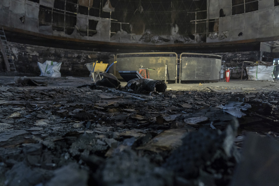 Ya se han iniciado las labores de desescombro del edificio. Ya se han iniciado las labores de desescombro del edificio.