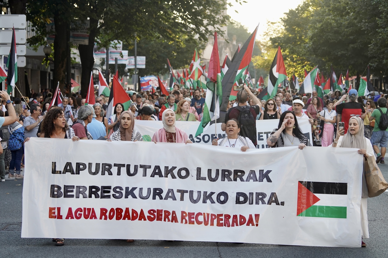 Movilización en Bilbo este jueves tarde. (Monika del Valle | Foku)