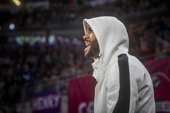 Henry, en el Buesa Arena, días después de conocerse su sanción y ser apartado del equipo.