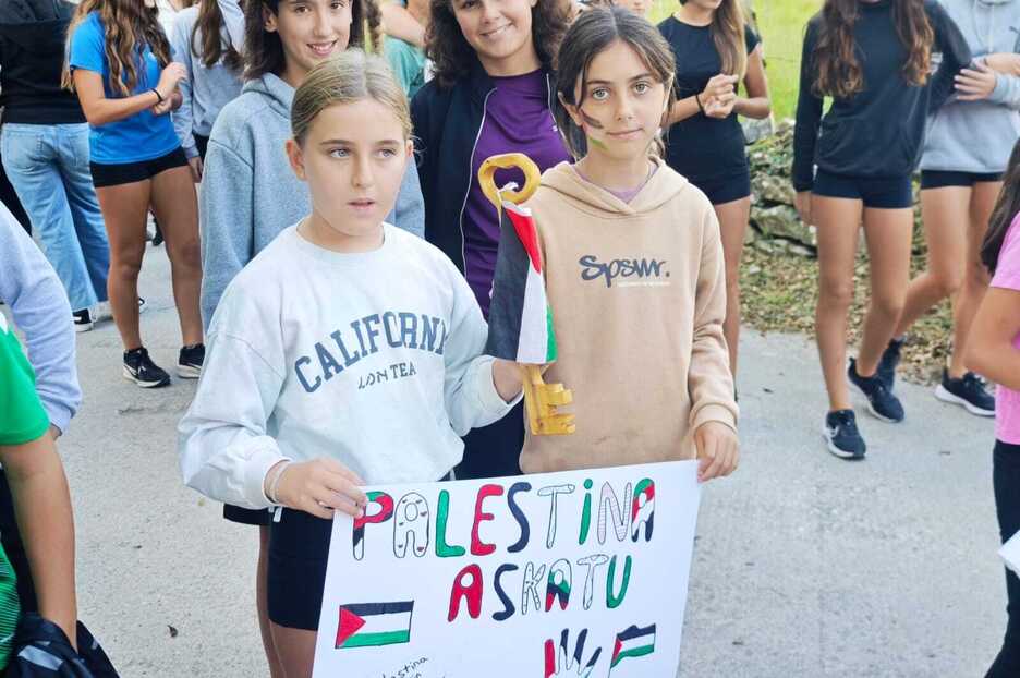 Ikastetxeak aunitz inplikatu dira eta gaia landu dute ikasleekin.