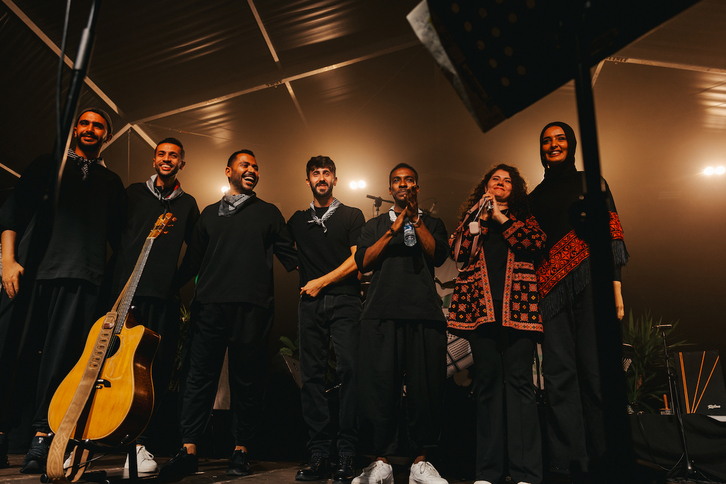 Los intergrantes del grupo de música gazatí Sol Band en el concierto del jueves en Errenteria.