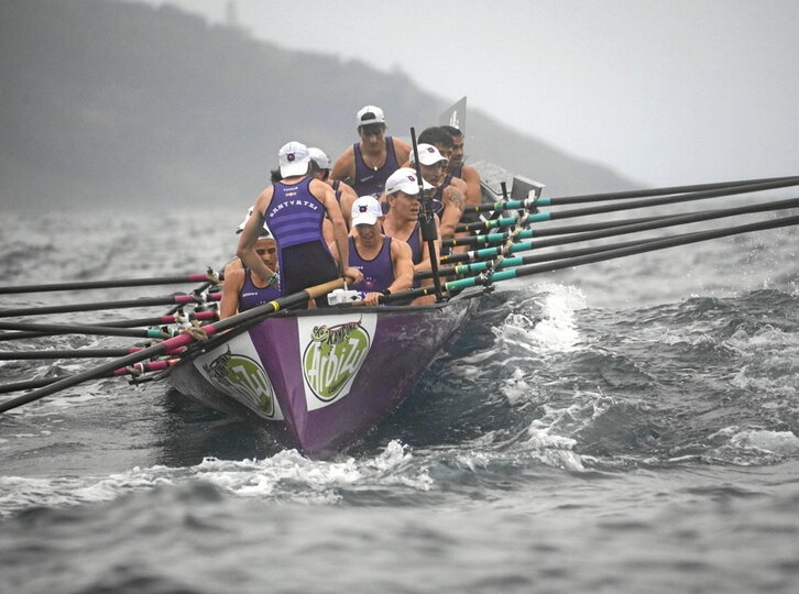 Soterak gozatu egin zuen Bermeoko ur bihurrietan.