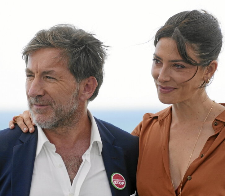 Antonio de la Torre y Bárbara Lennie posaban ayer para los medios gráficos en el Kursaal.